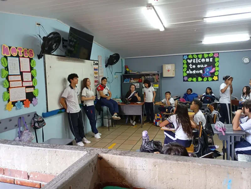 Colegio Tecnico Maria Elvinia - Colegio en el norte de Cali